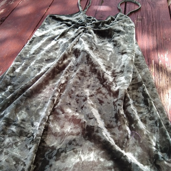 Forever 21 velvet mini dress - Picture 3 of 3